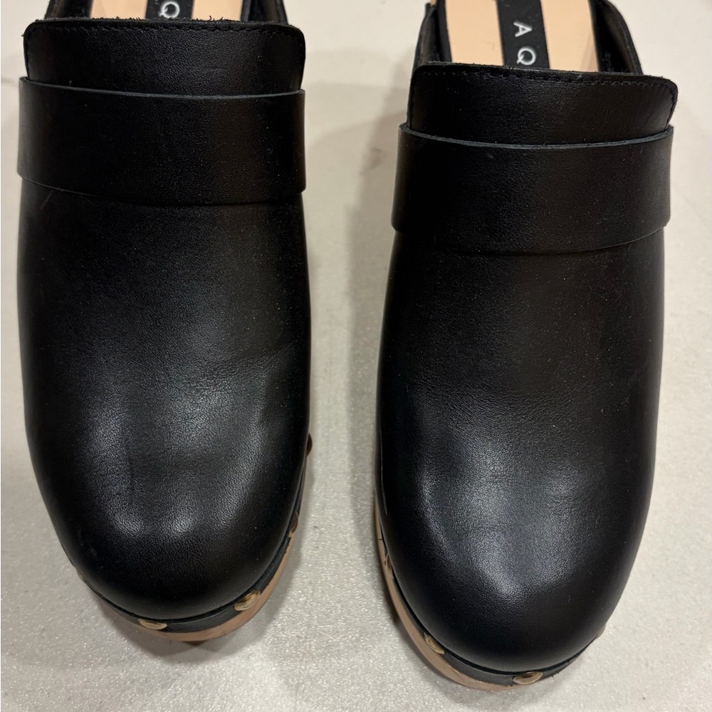 Black Leather Women's Clogs AQUA brand Sz 6